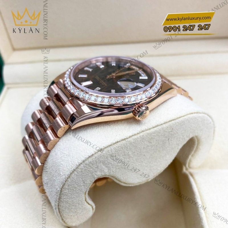 Đồng hồ Rolex Day Date 40 mặt thạch anh kim cương 228345RBR-0016