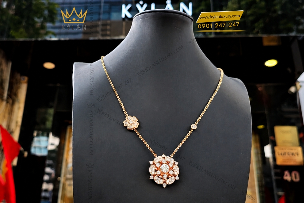 Kỳ Lân Luxury Day chuyen kim cuong vang hong Au750 dinh vien chu 6ly3 9 Dây chuyền kim cương vàng hồng Au750 đính viên chủ 6ly3