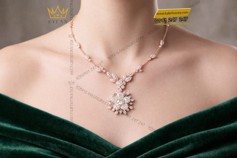 Dây chuyền vàng hồng Au750 đính kim cương
