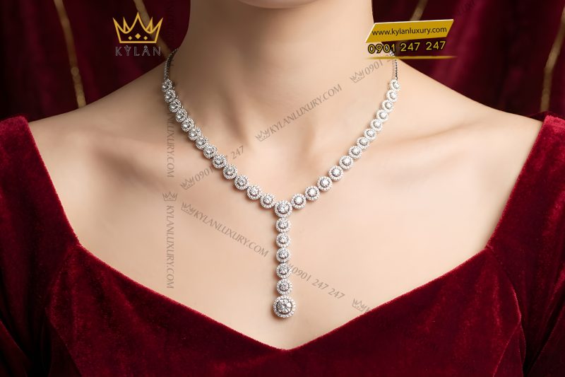 Dây chuyền vàng trắng Au750 đính kim cương