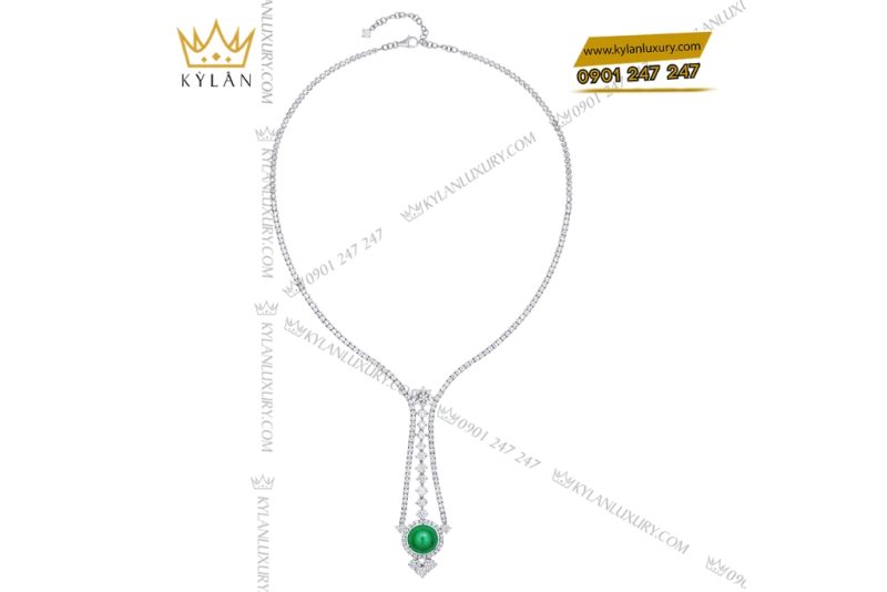 Dây chuyền vàng trắng Au750 đính kim cương và ngọc lục bảo