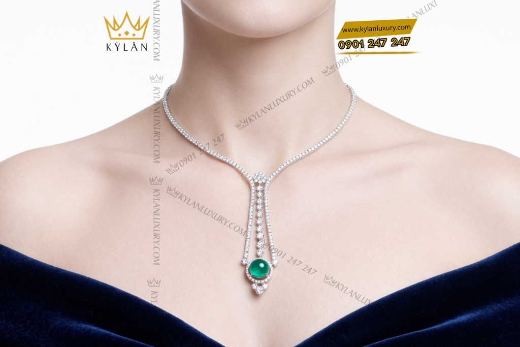 Kỳ Lân Luxury Day chuyen vang trang Au750 dinh kim cuong va ngoc luc bao 7 Dây chuyền vàng trắng Au750 đính kim cương và ngọc lục bảo