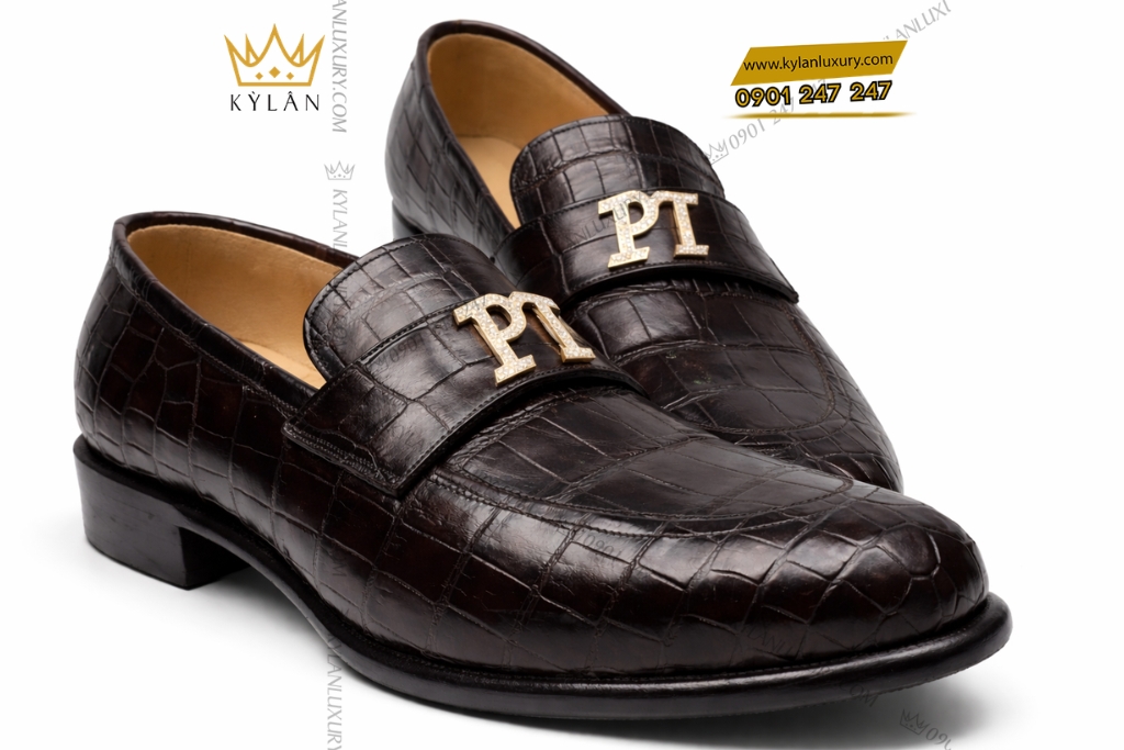 Kỳ Lân Luxury Giay da ca Alligator nau dinh logo PT vang full kim cuong 4 Giày da cá Alligator nâu đính logo PT vàng full kim cương