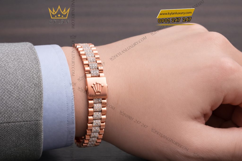 Kỳ Lân Luxury Lac tay Rolex vang hong Au750 dinh 4 hang kim cuong 7 Lắc tay Rolex vàng hồng Au750 đính 4 hàng kim cương