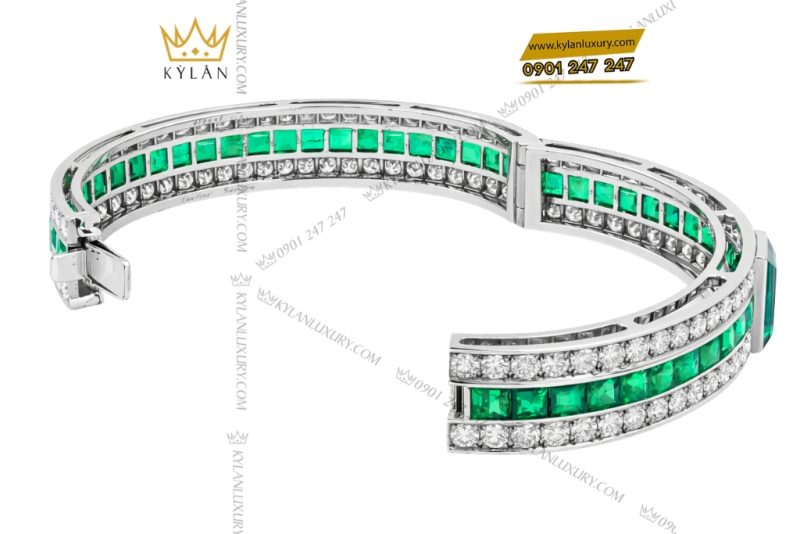 Lắc tay vàng trắng Au750 đính kim cương và ngọc lục bảo