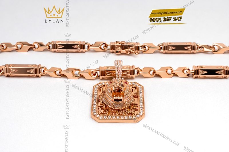 Mặt dây chuyền hình đầu hổ vàng hồng Au750 đính kim cương