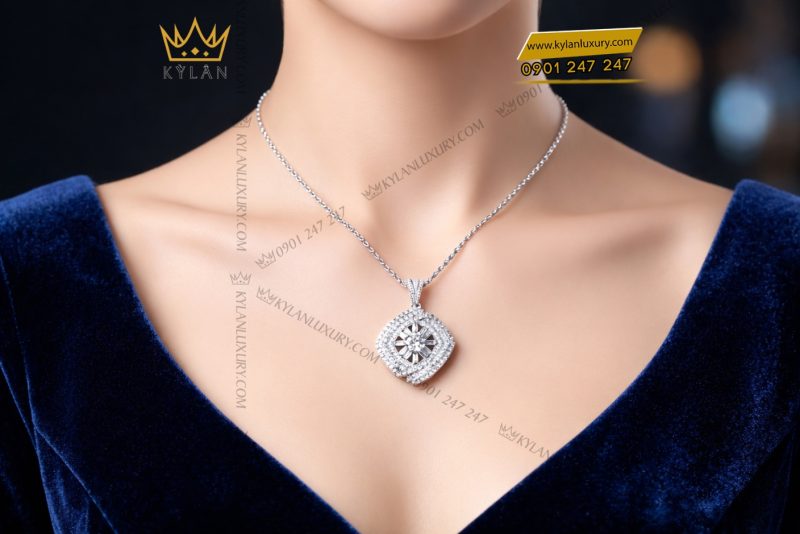 Mặt dây chuyền vàng trắng Au750 đính kim cương