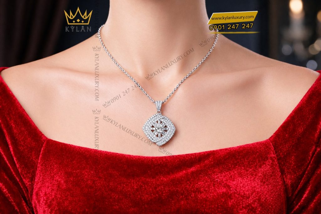 Mặt dây chuyền vàng trắng Au750 đính kim cương