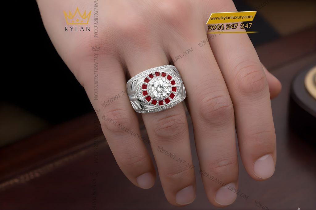 Kỳ Lân Luxury Nhan nam vang trang Au750 dinh kim cuong va sapphire do 9 Nhẫn nam vàng trắng Au750 đính kim cương và sapphire đỏ