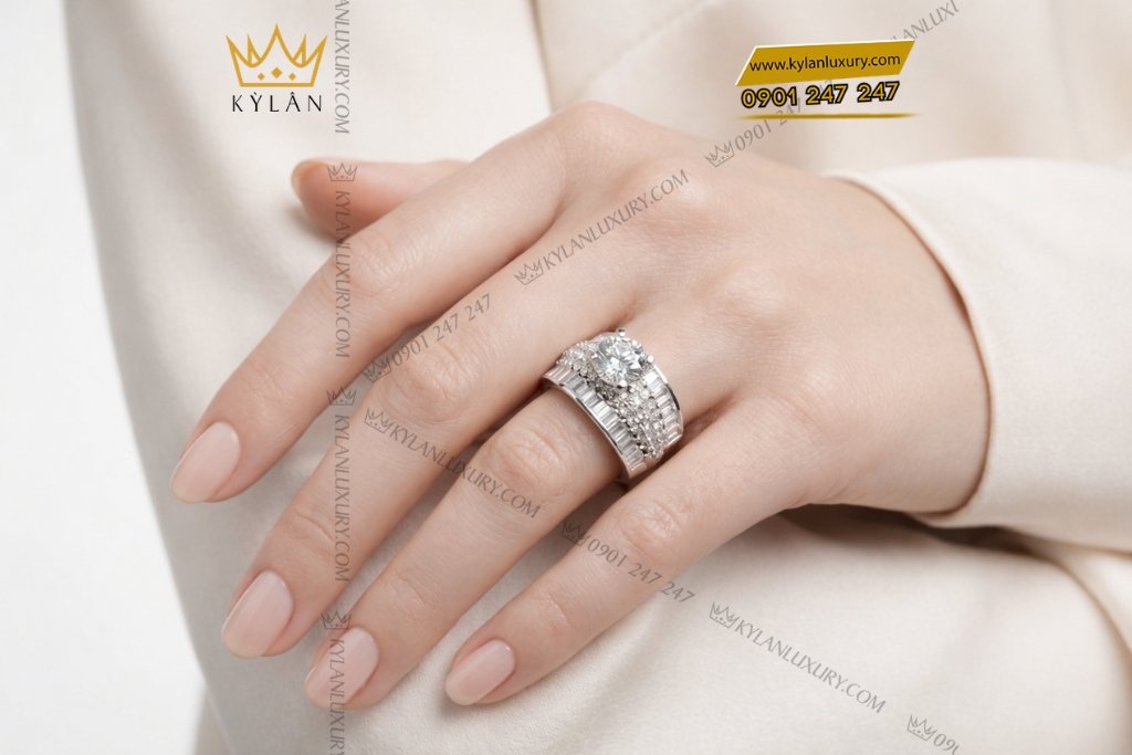 Kỳ Lân Luxury Nhan nu vang trang Au750 dinh kim cuong 8 1 Nhẫn nữ vàng trắng Au750 đính kim cương