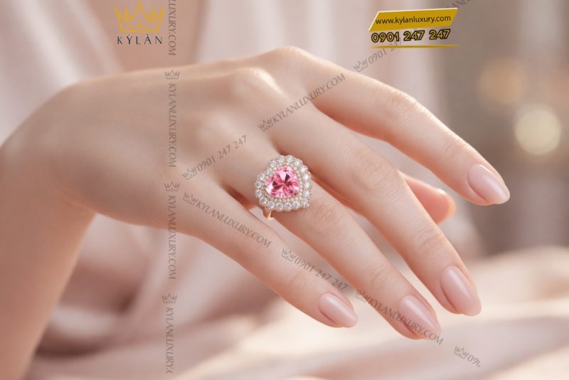 Nhẫn trái tim vàng hồng Au750 đính kim cương và sapphire hồng