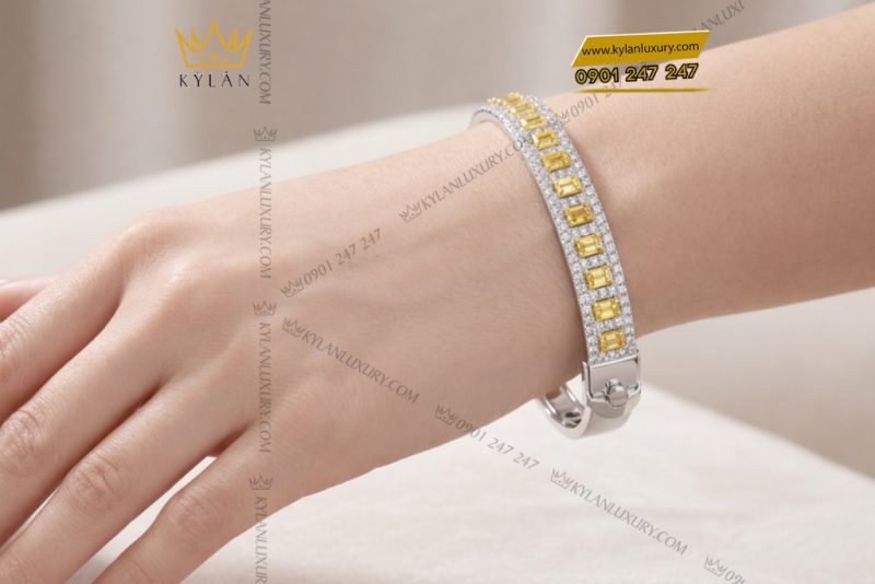 Vòng tay vàng trắng Au750 đính kim cương và sapphire vàng