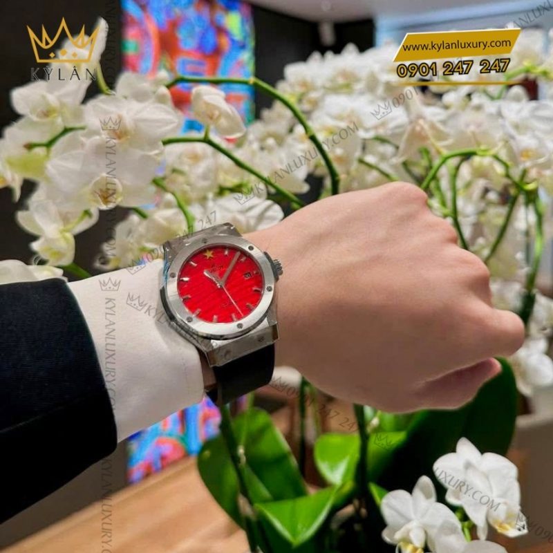 Đồng hồ Hublot Classic Fusion Titanium Vietnam Limited Edition 42mm