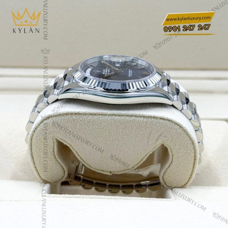 Đồng hồ Rolex Day Date 40 bạch kim mặt xanh dương 228236-0007