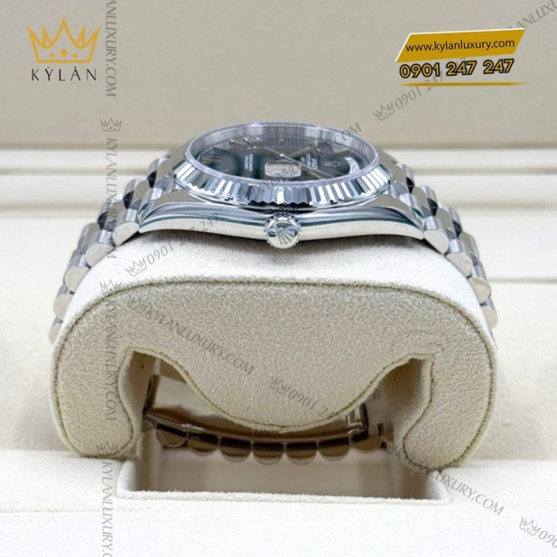 Đồng hồ Rolex Day Date 40 bạch kim mặt xanh dương 228236-0007