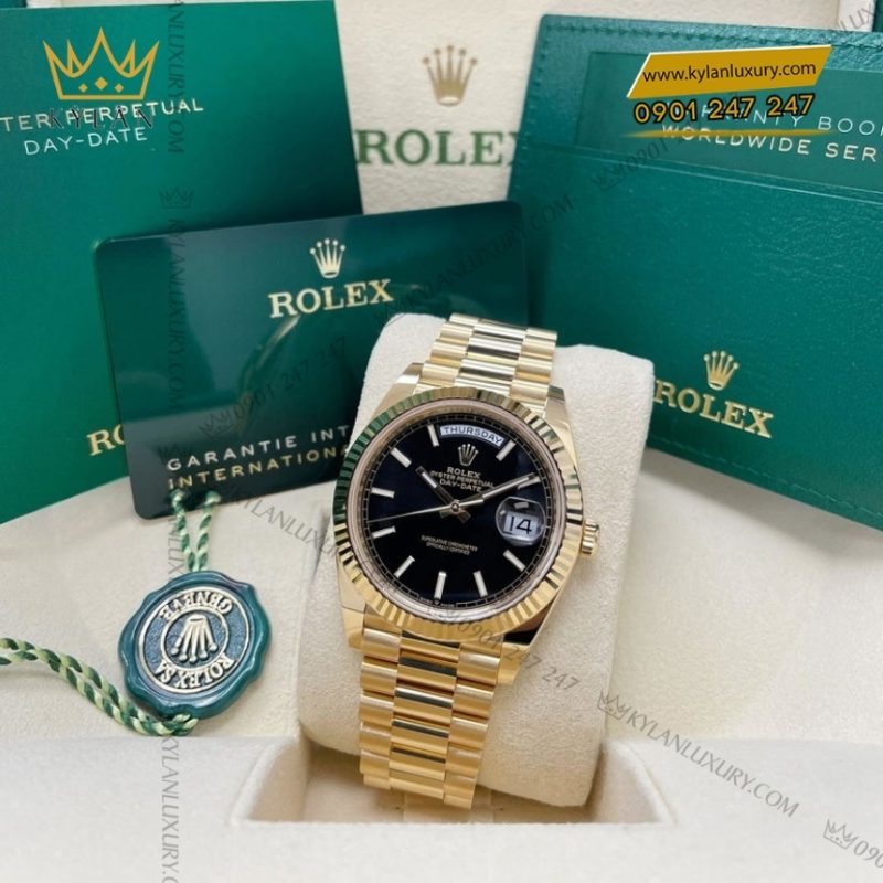 Đồng hồ Rolex Day Date 40 mặt số đen 228238-0067