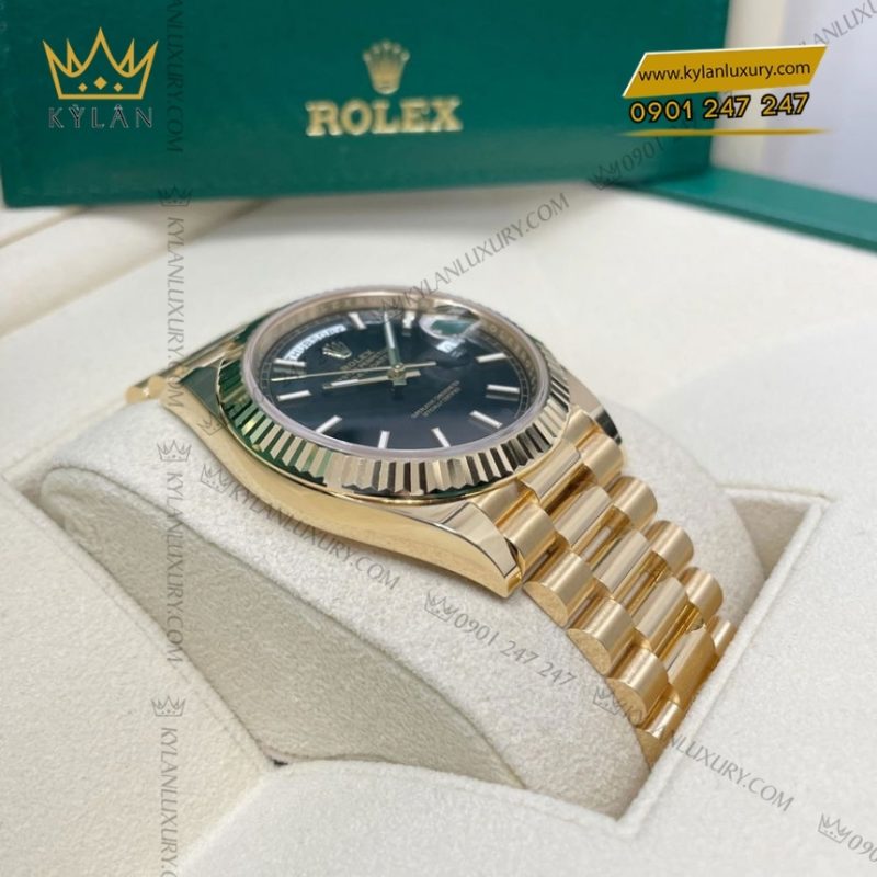 Đồng hồ Rolex Day Date 40 mặt số đen 228238-0067