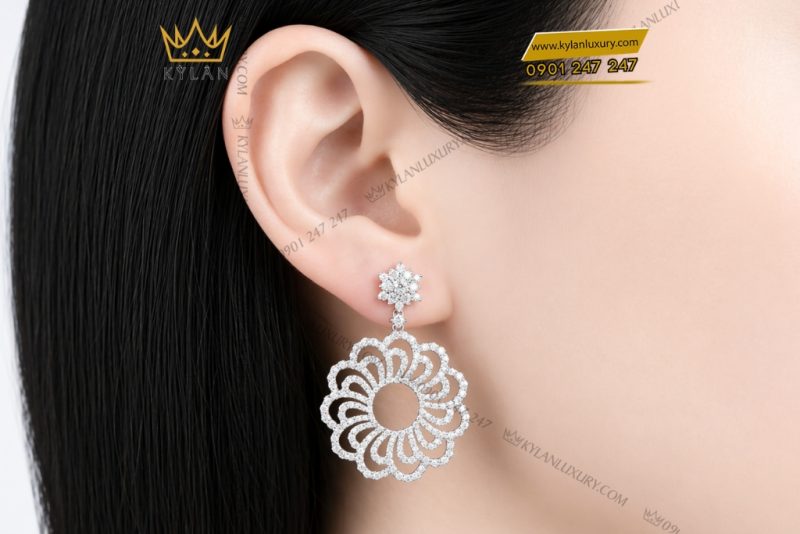 Bông tai vàng trắng Au750 đính kim cương