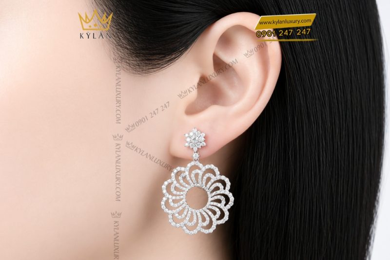 Bông tai vàng trắng Au750 đính kim cương