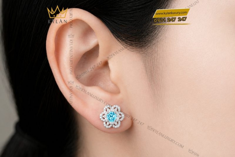 Bông tai vàng trắng Au750 đính kim cương và đá Topaz