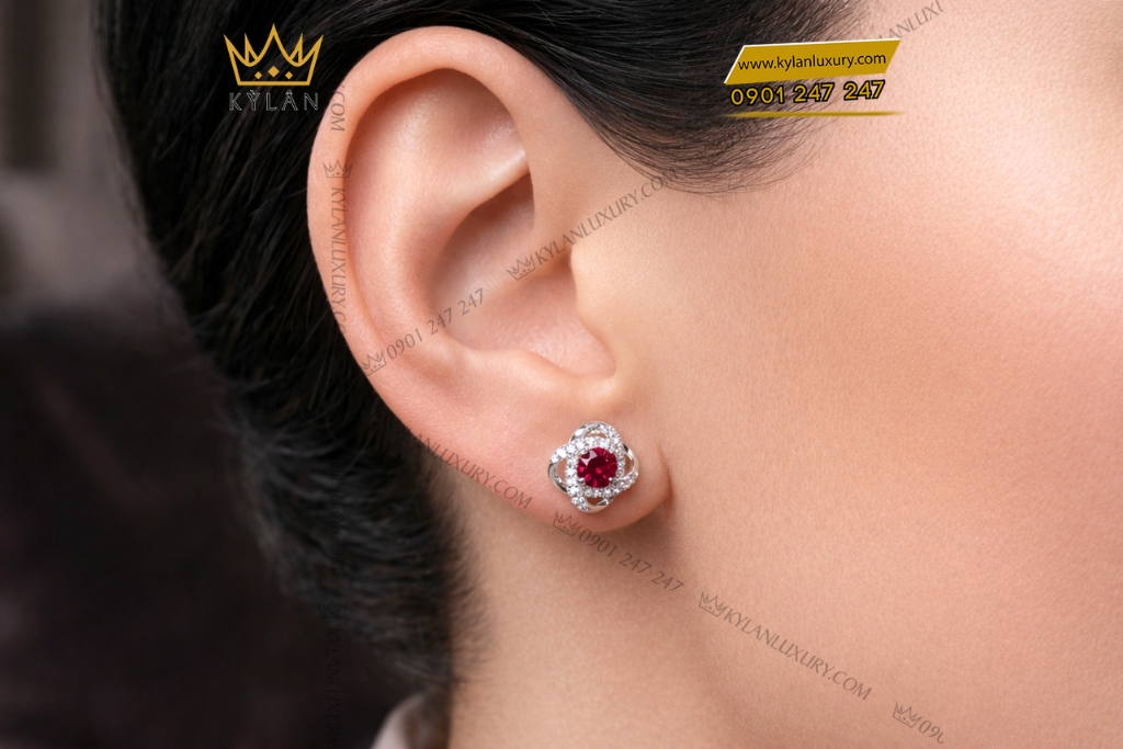 Bông tai vàng trắng Au750 đính kim cương và đá sapphire đỏ