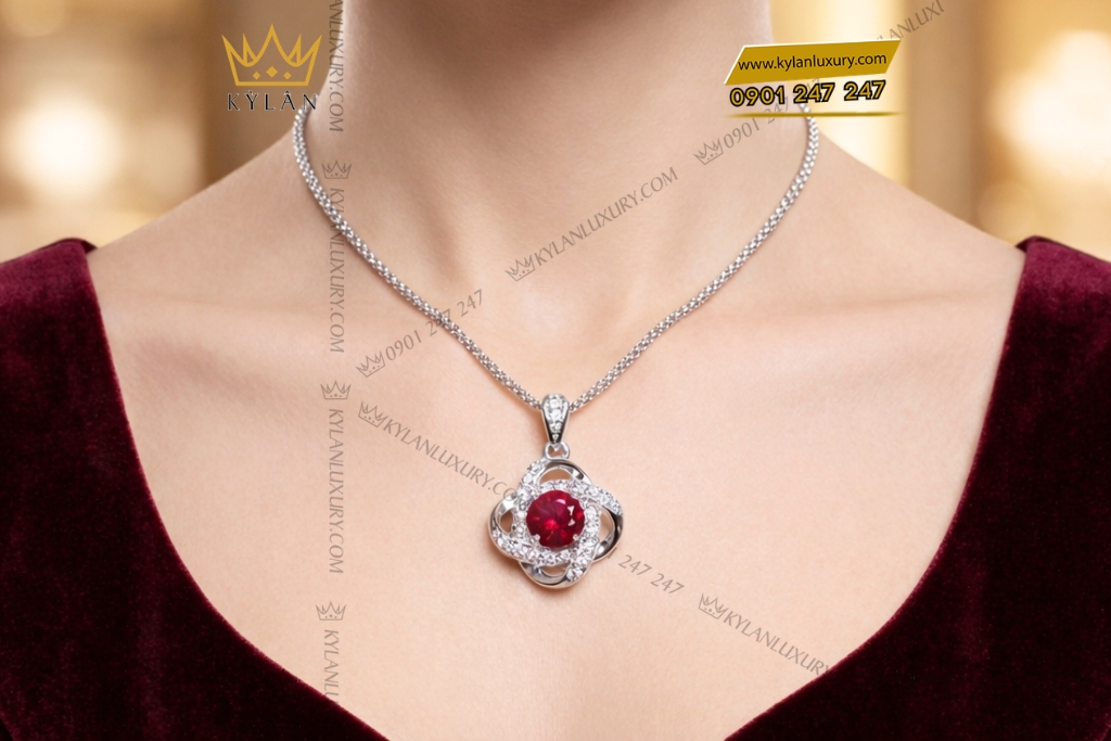 Dây chuyền vàng trắng Au750 đính kim cương và đá sapphire đỏ