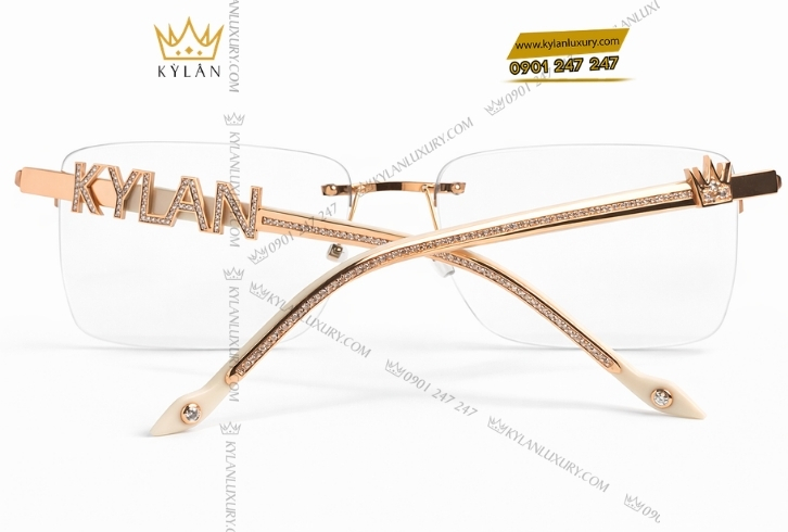 Mắt kính không chỉ để nhìn – mà để định nghĩa phong cách 5 Mắt kính không chỉ để nhìn – mà để định nghĩa phong cách