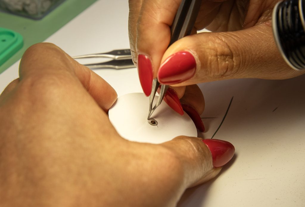 Kỳ Lân Luxury Nha may H.Moser Cie3 Bên trong nhà máy H. Moser & Cie