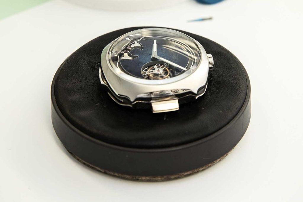 Kỳ Lân Luxury Nha may H.Moser Cie8 Bên trong nhà máy H. Moser & Cie