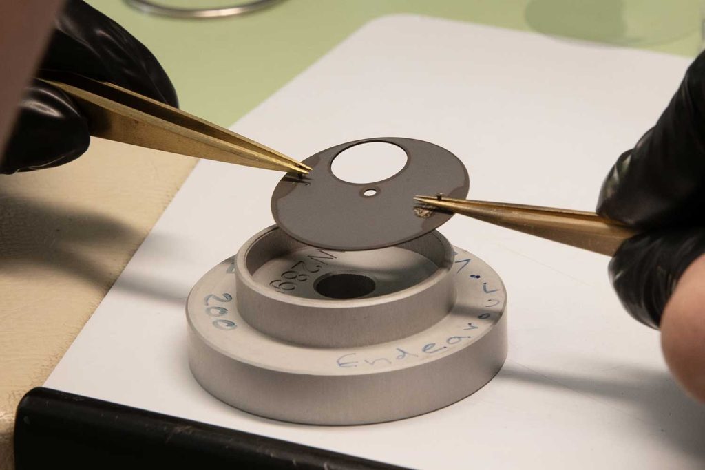 Kỳ Lân Luxury Nha may H.Moser Cie9 Bên trong nhà máy H. Moser & Cie