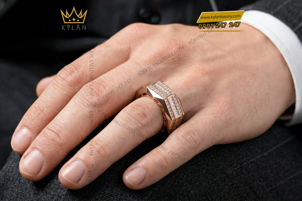 Nhẫn nam vàng hồng Au750 đính kim cương 14 Kỳ Lân Luxury Nhan nam vang hong Au750 dinh kim cuong 9 Nhẫn nam vàng hồng Au750 đính kim cương