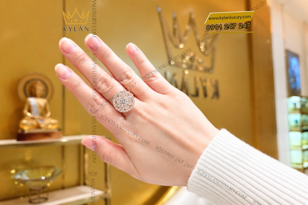 Kỳ Lân Luxury Nhan nu vang hong Au750 dinh kim cuong 12 Nhẫn nữ kim cương vàng hồng Au750 đính viên chủ 6ly3