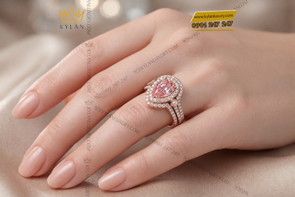 Nhẫn nữ vàng hồng Au750 đính kim cương và sapphire hồng 7 Nhẫn nữ vàng hồng Au750 đính kim cương và sapphire hồng