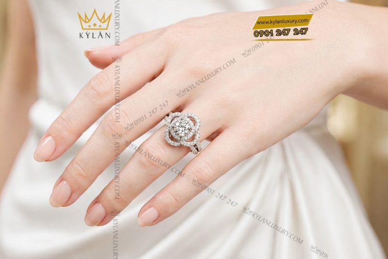 Nhẫn nữ vàng trắng Au750 đính kim cương