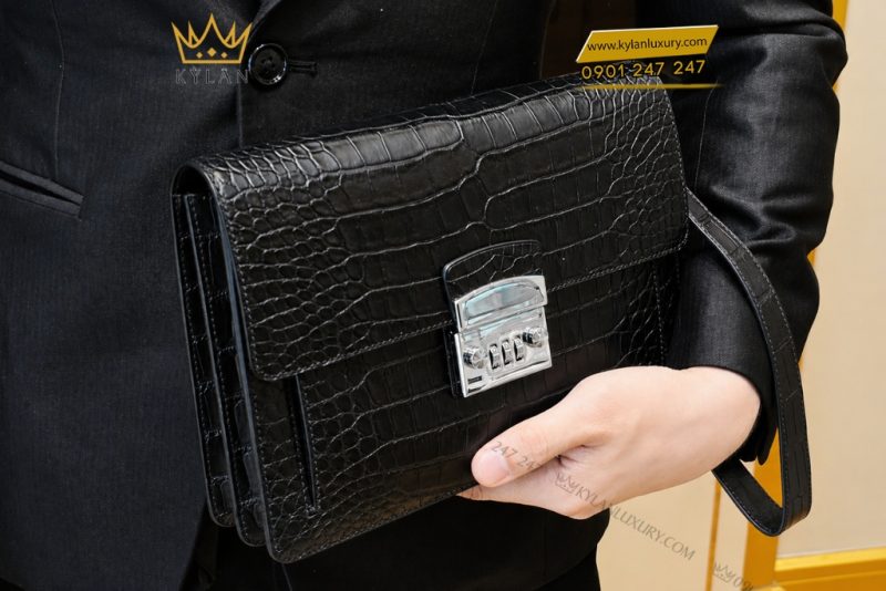 Túi Clutch da cá Alligator màu đen