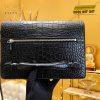 Túi Clutch da cá Alligator màu đen