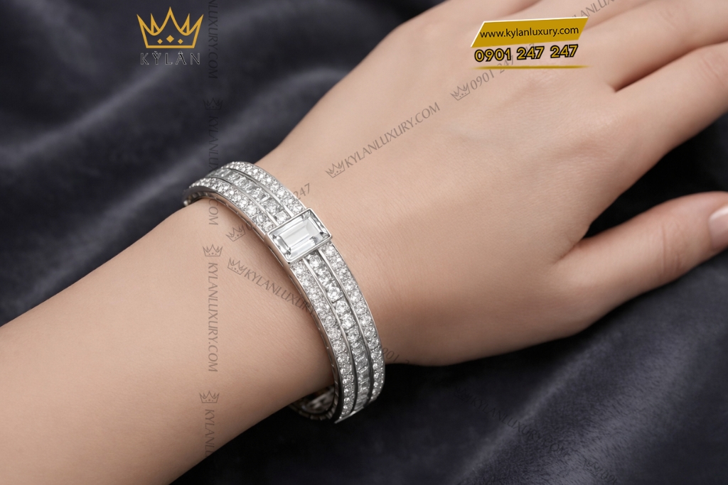 Vòng tay vàng trắng Au750 đính kim cương 11 Kỳ Lân Luxury Vong tay vang trang Au750 dinh kim cuong 7 Vòng tay vàng trắng Au750 đính kim cương