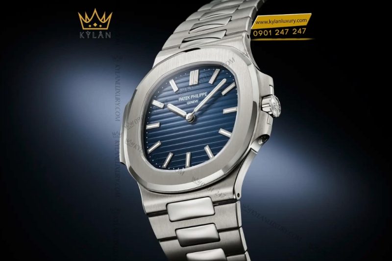Đồng hồ Patek Philippe Nautilus mặt số xanh sunburst 5810/1G-001