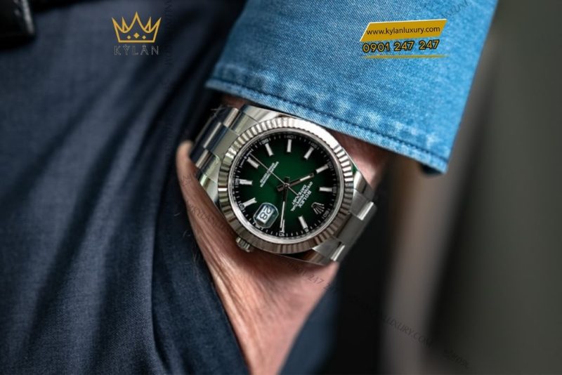 Đồng hồ Rolex Datejust 41 mặt xanh ombré dạ quang 126334-0033