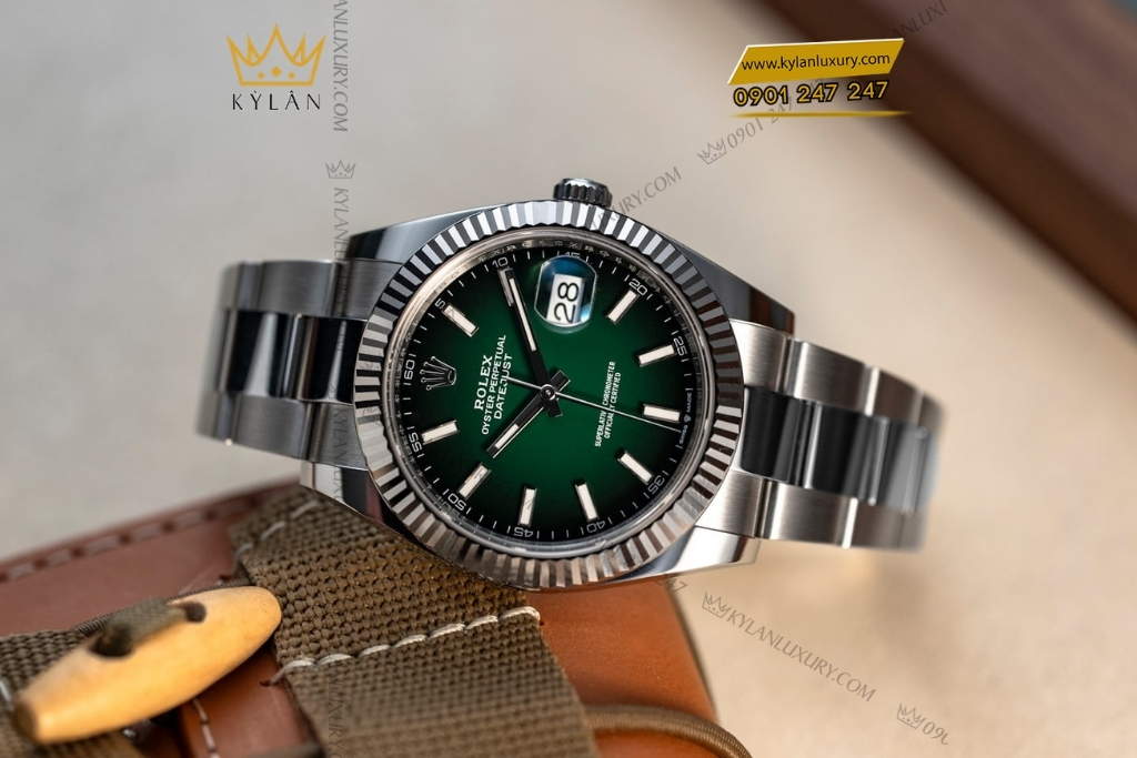 Kỳ Lân Luxury rolex datejust 41 126334 0033 xanh ombre da quang 3 1 Đồng hồ Rolex Datejust 41 mặt xanh ombré dạ quang 126334-0033