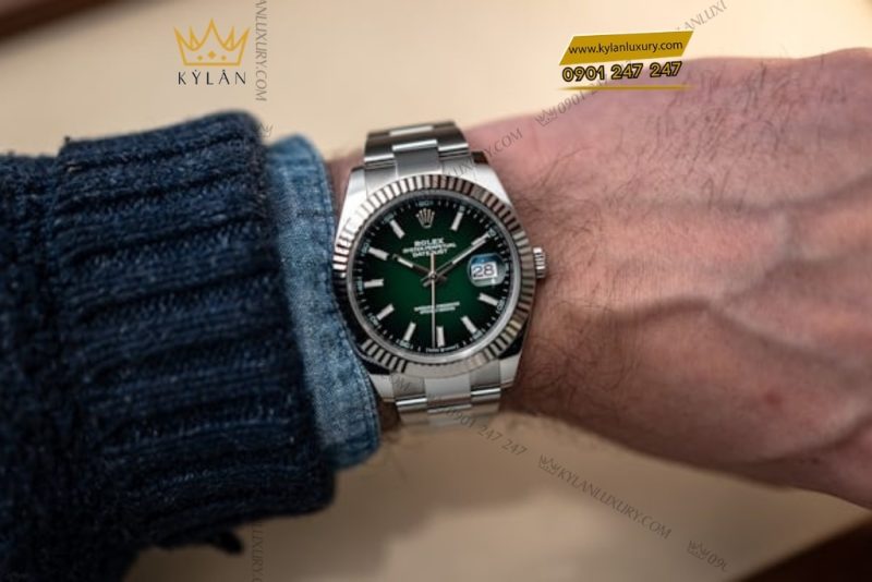Đồng hồ Rolex Datejust 41 mặt xanh ombré dạ quang 126334-0033