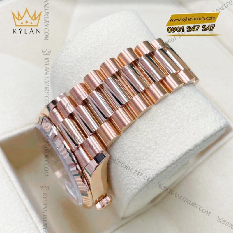 Đồng hồ Rolex Day Date mặt số trắng La Mã 128235-0070