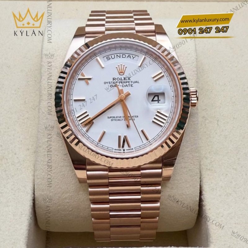 Đồng hồ Rolex Day Date mặt số trắng La Mã 128235-0070
