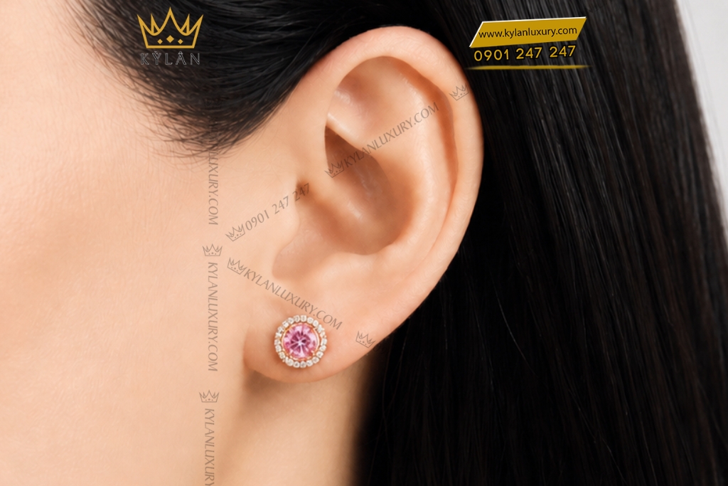 Bông tai vàng hồng Au750 đính viên chủ sapphire hồng