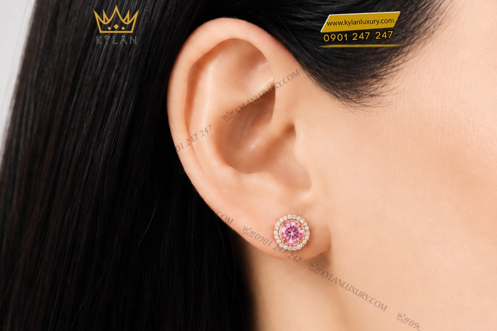 Bông tai vàng hồng Au750 đính viên chủ sapphire hồng