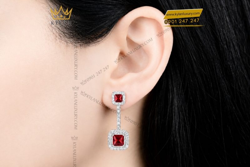 Bông tai vàng trắng Au750 đính kim cương và sapphire đỏ