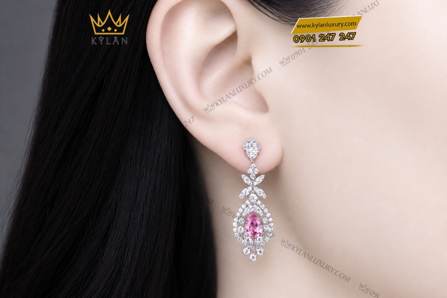 Bông tai vàng trắng Au750 đính kim cương và sapphire hồng