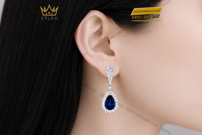 Bông tai vàng trắng Au750 đính kim cương và sapphire xanh dương