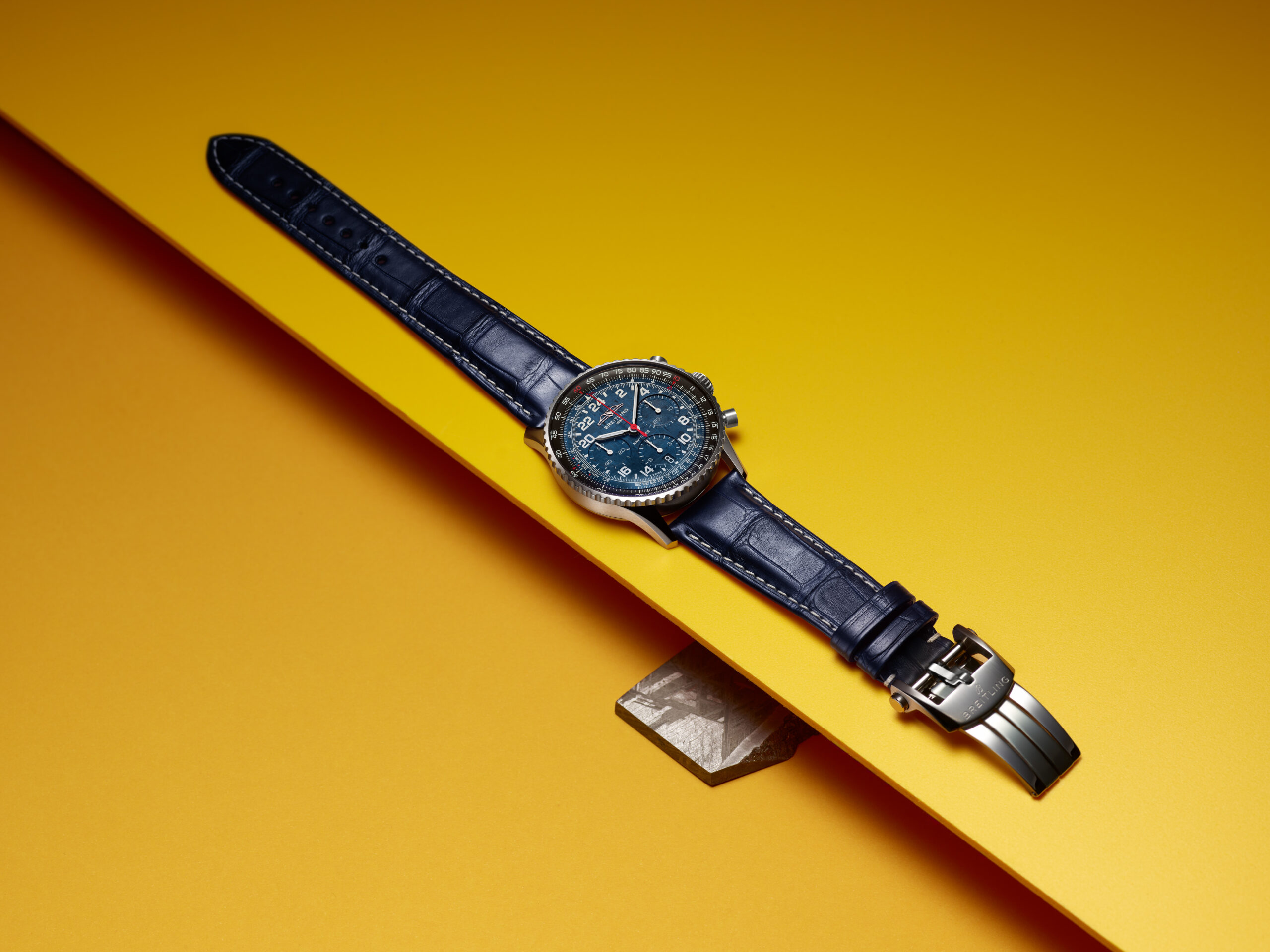 Đồng hồ Breitling Navitimer Cosmonaute Artemis II 1 Kỳ Lân Luxury Breitling Navitimer Cosmonaute Artemis II Kylan 1 Đồng hồ Breitling Navitimer Cosmonaute Artemis II