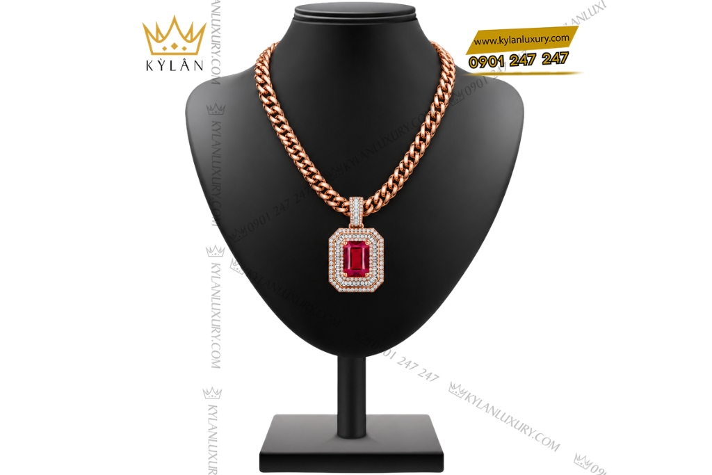 Kỳ Lân Luxury Day chuyen nam vang hong Au750 dinh kim cuong va sapphire do 2 Dây chuyền nam vàng hồng Au750 đính kim cương và sapphire đỏ